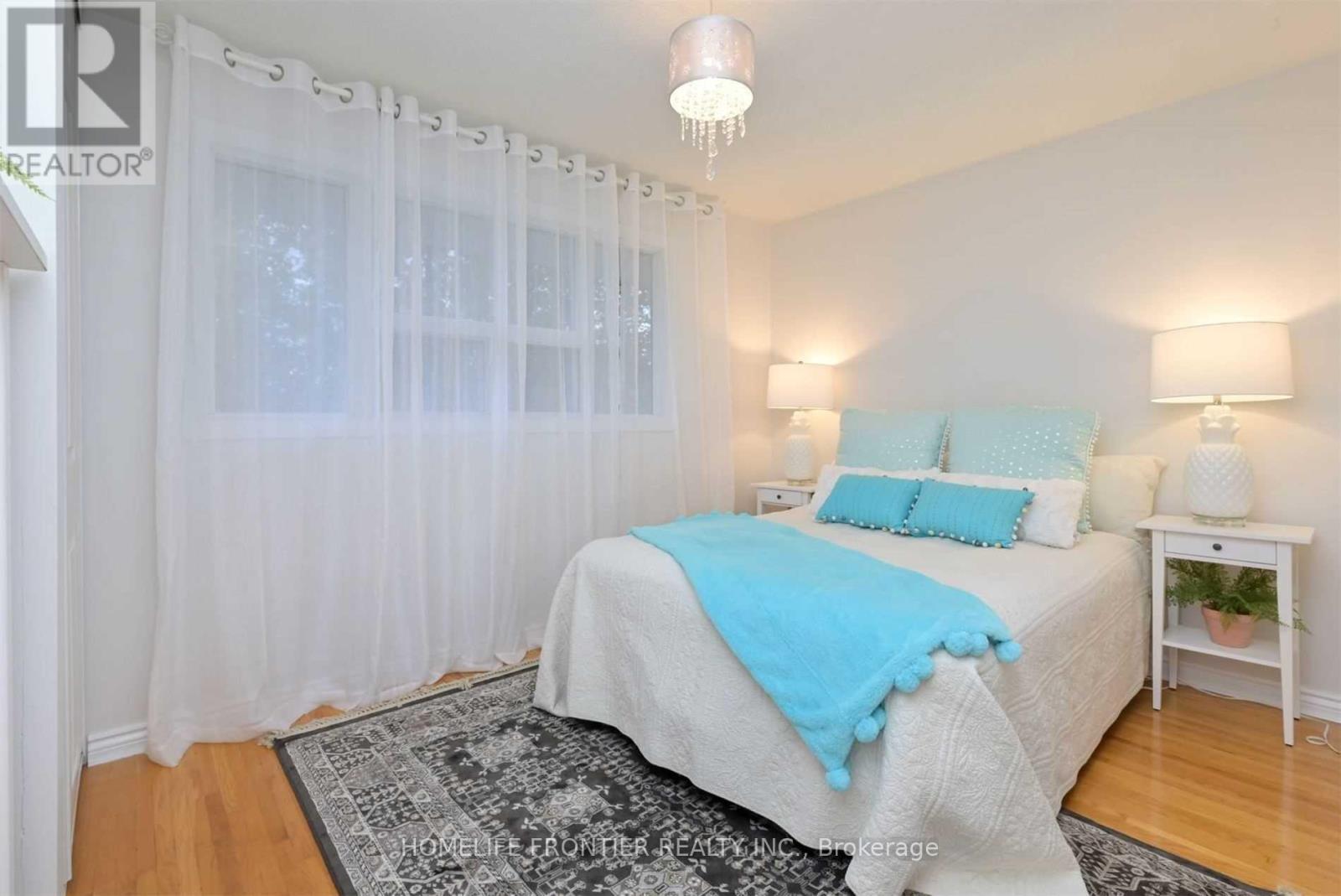 9 Avonmore Street, Brampton, Ontario  L6W 2S5 - Photo 11 - W13054602