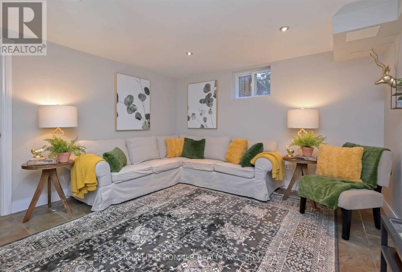 9 Avonmore Street, Brampton, Ontario  L6W 2S5 - Photo 14 - W13054602