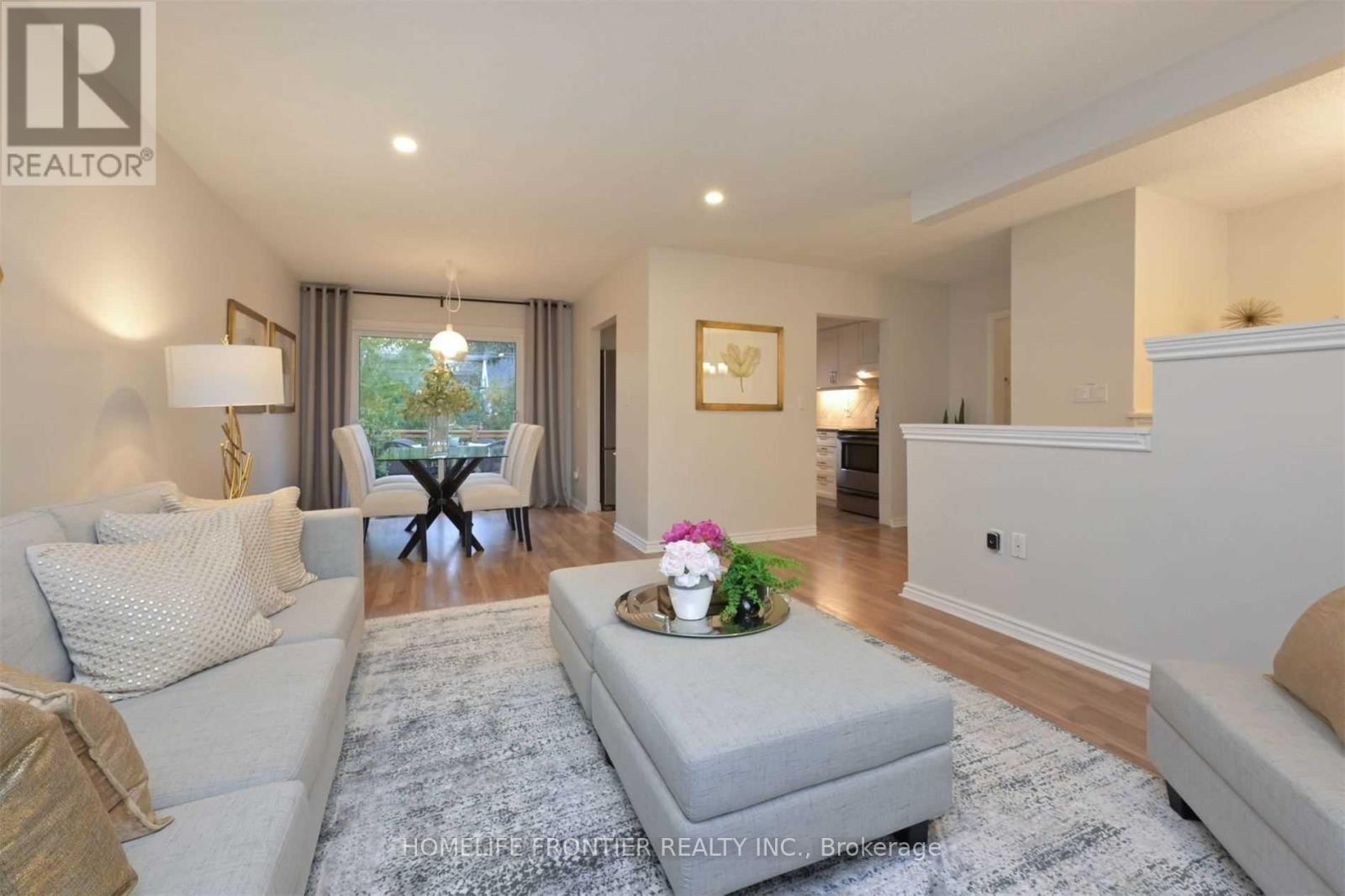 9 Avonmore Street, Brampton, Ontario  L6W 2S5 - Photo 5 - W13054602