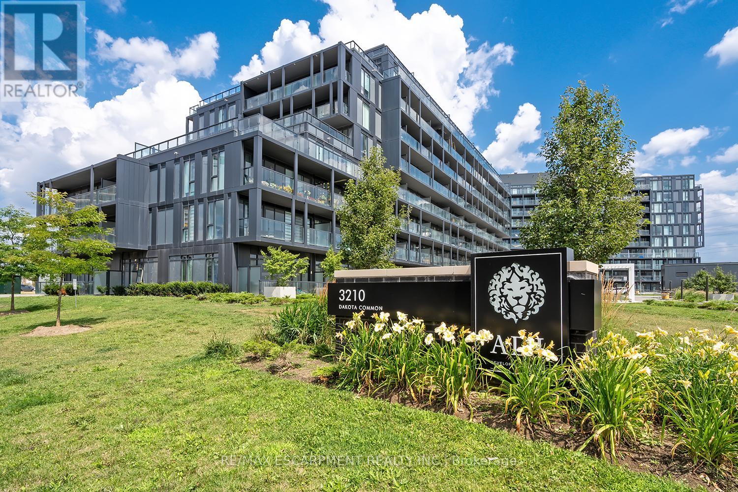 A106 - 3210 DAKOTA COMMON, Burlington, Ontario