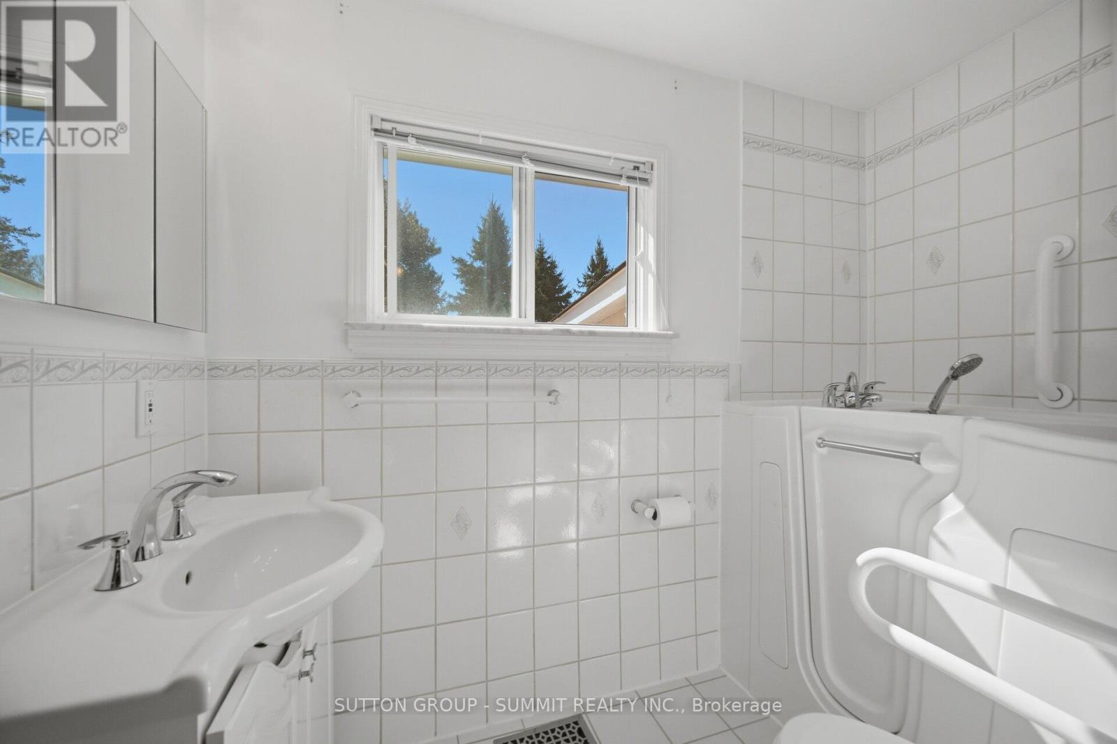 3 Donata Drive, Mississauga, Ontario  L5M 1T2 - Photo 17 - W13054670