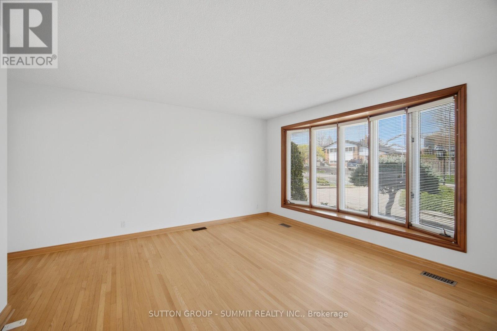 3 Donata Drive, Mississauga, Ontario  L5M 1T2 - Photo 9 - W13054670