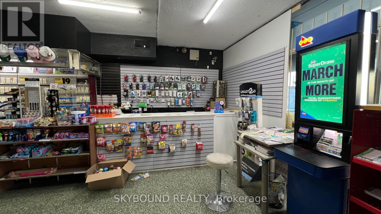 UNIT 11 - 2111 JANE STREET, Toronto, Ontario