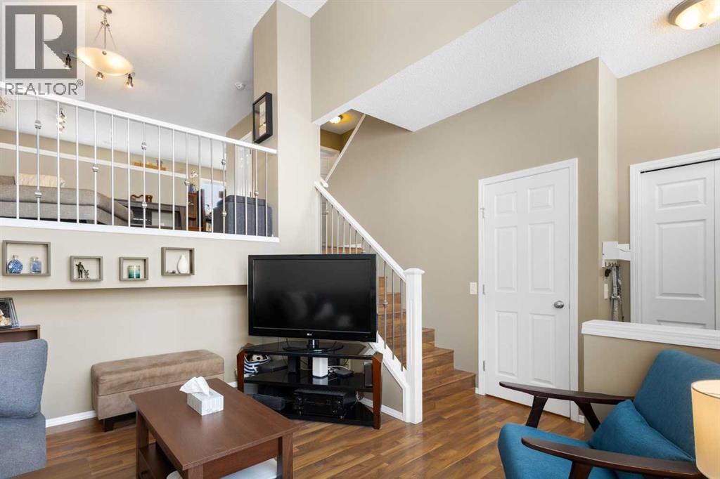 241 Elgin Gardens Se, Calgary, Alberta  T2Z 4T6 - Photo 6 - A2297988