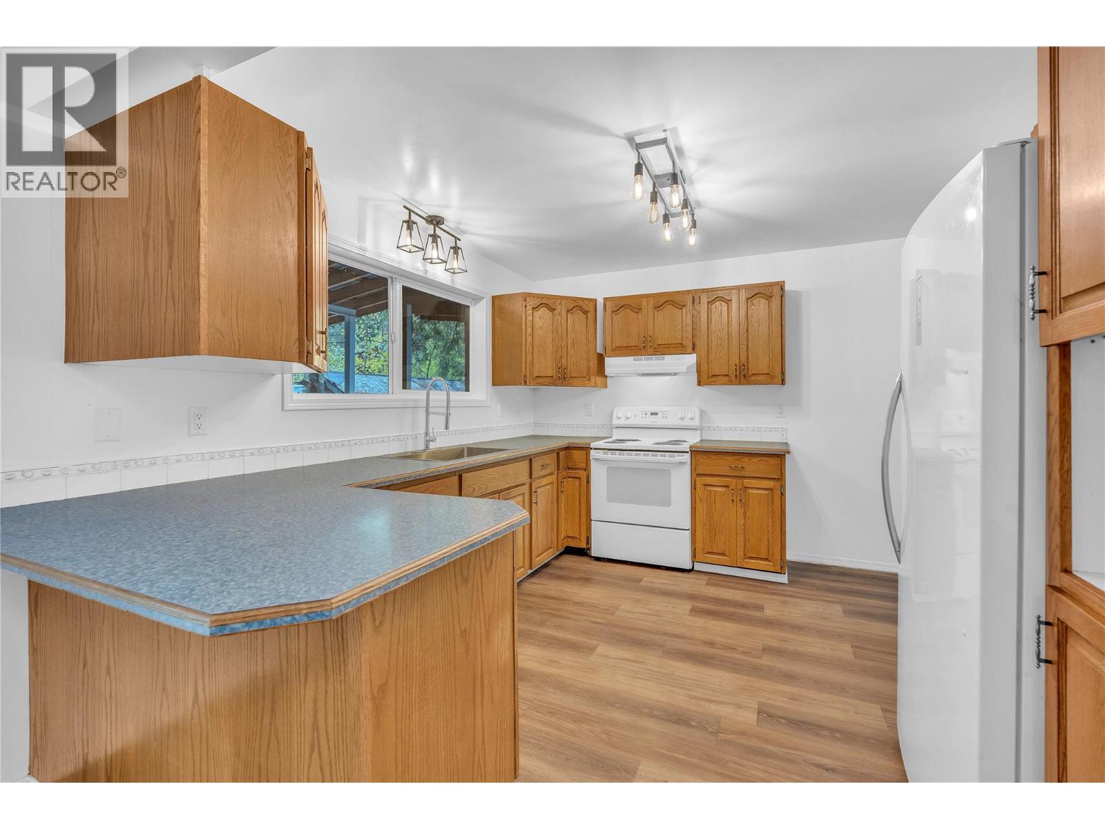 1498 Main Street, Olalla, British Columbia  V0X 1N6 - Photo 17 - 10384061