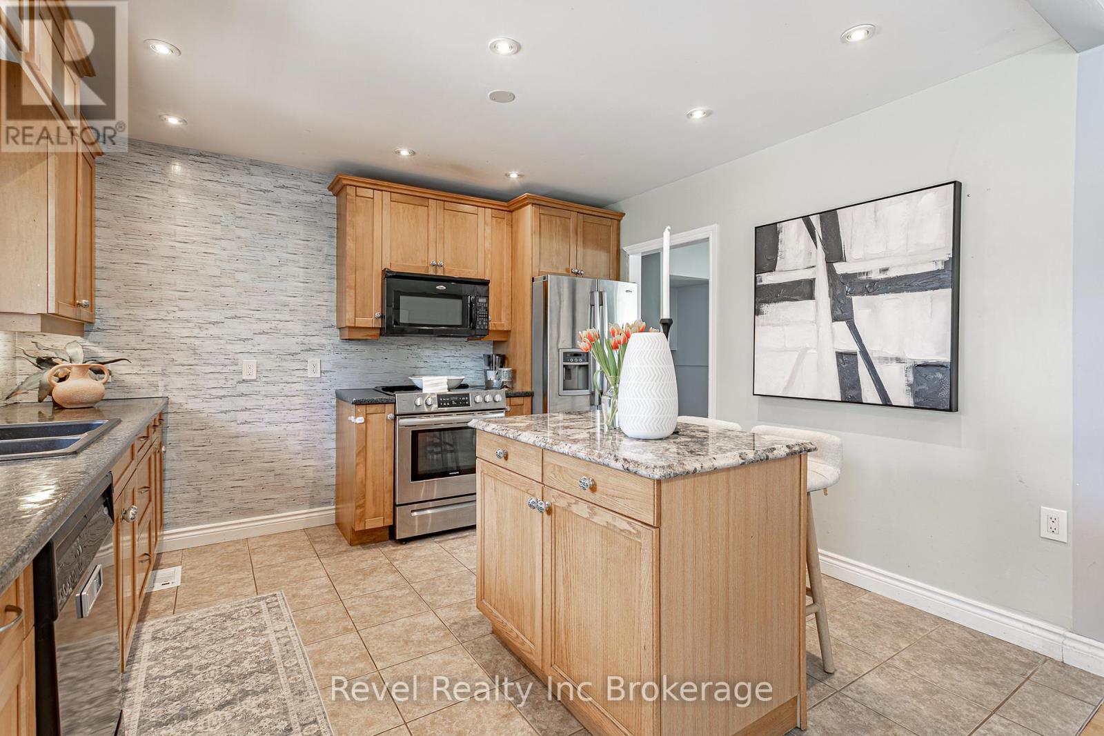 828 Warwick Street, Woodstock, Ontario  N4S 4R4 - Photo 12 - X12761000