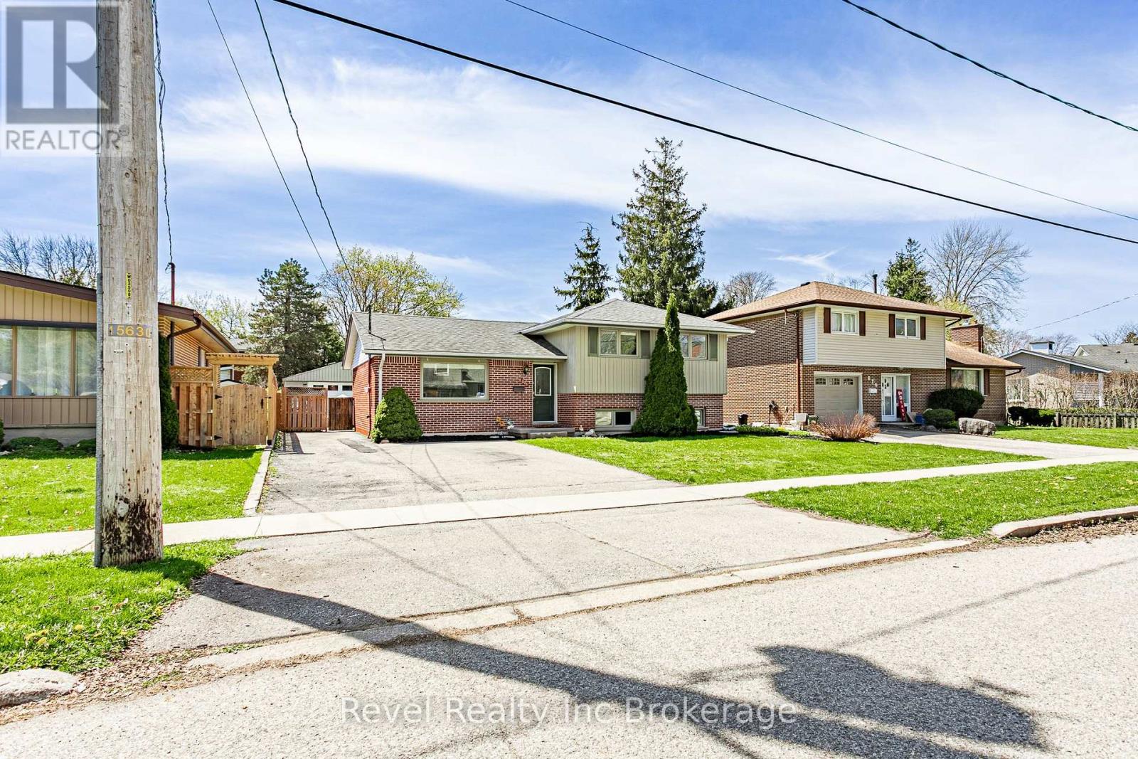 828 Warwick Street, Woodstock, Ontario  N4S 4R4 - Photo 1 - X12761000