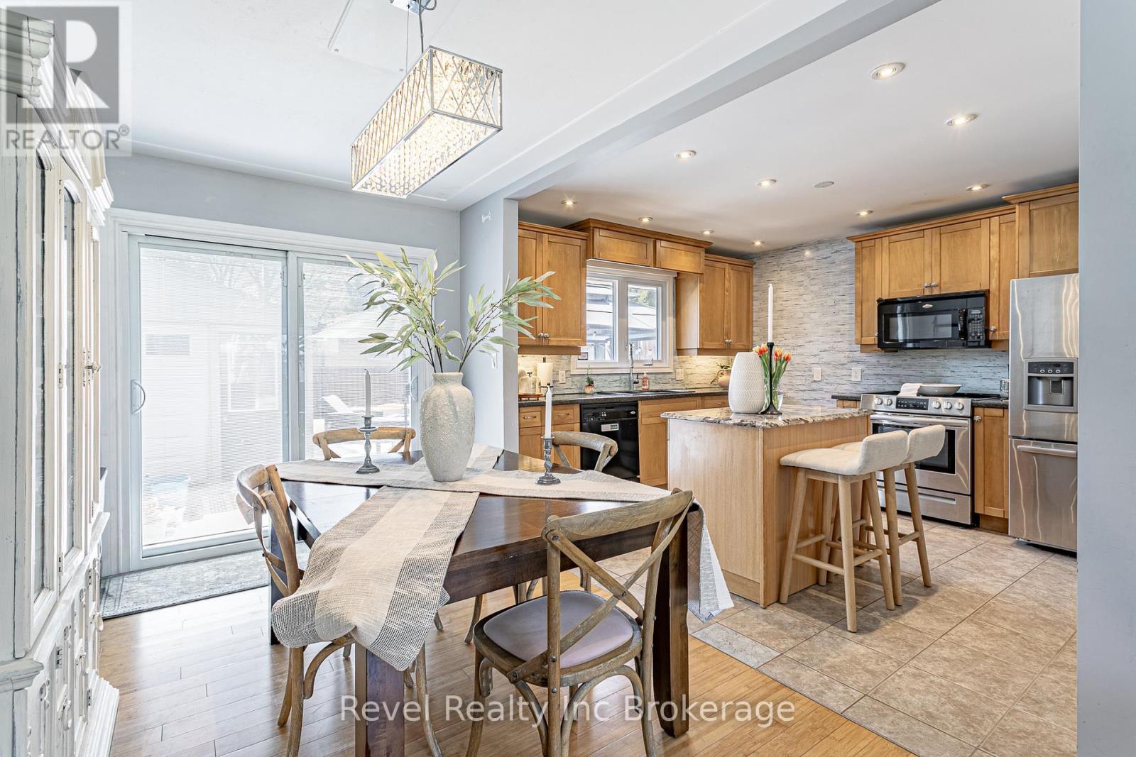 828 Warwick Street, Woodstock, Ontario  N4S 4R4 - Photo 9 - X12761000