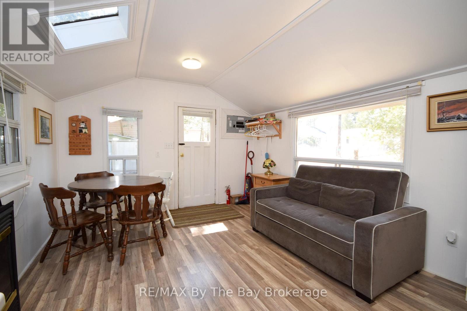 465 Bluewater Lane, Wasaga Beach, Ontario  L9Z 2P4 - Photo 10 - S12943030