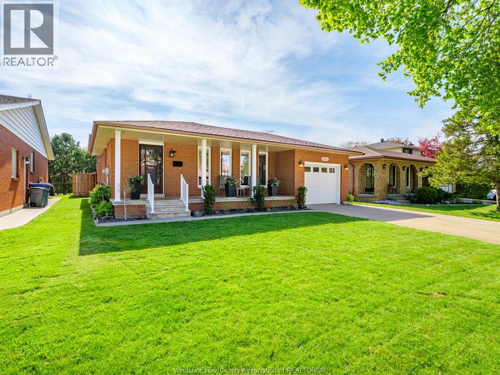 2351 Santos Drive, Windsor, Ontario  N9G 2J7 - Photo 3 - 26009458