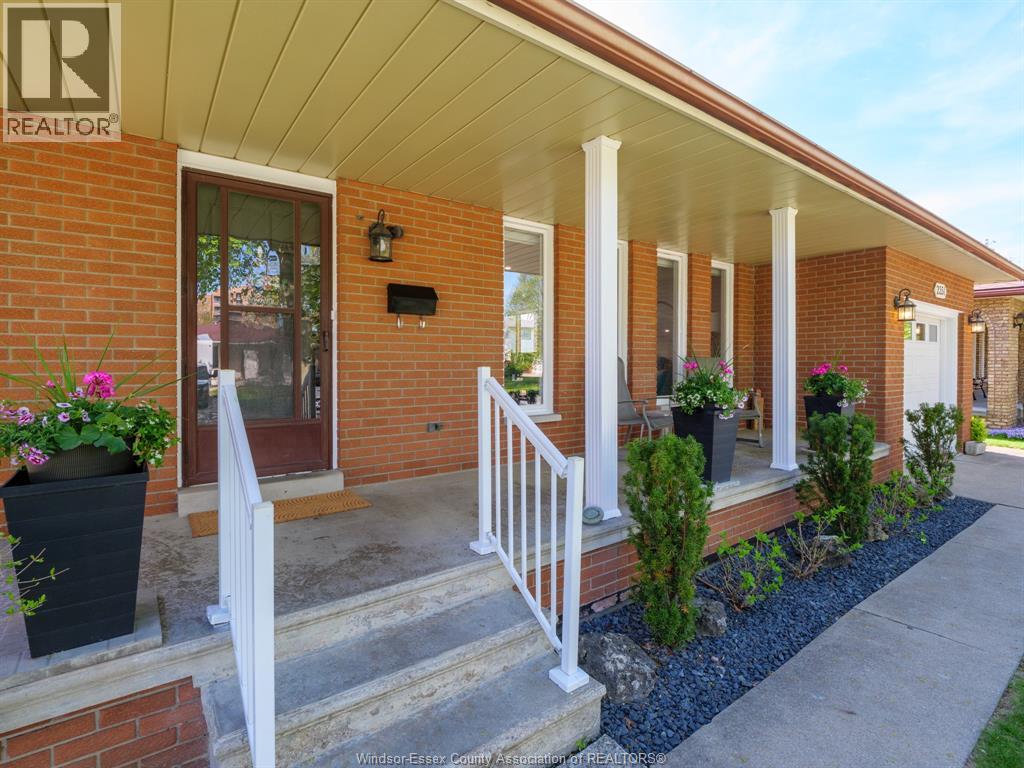 2351 Santos Drive, Windsor, Ontario  N9G 2J7 - Photo 4 - 26009458