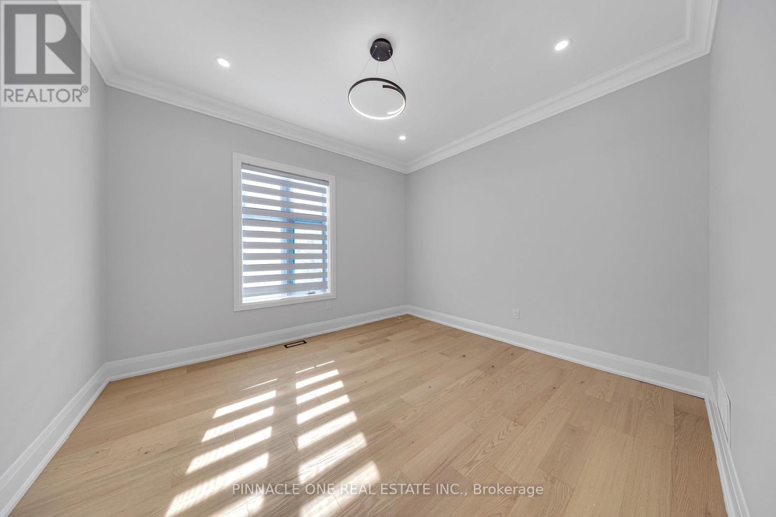 992 Little Cedar Avenue, Innisfil, Ontario  L0L 1W0 - Photo 15 - N13049696