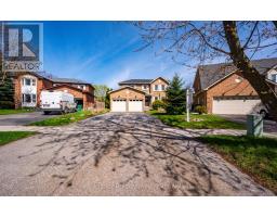 16 COX CRESCENT, Brampton, Ontario
