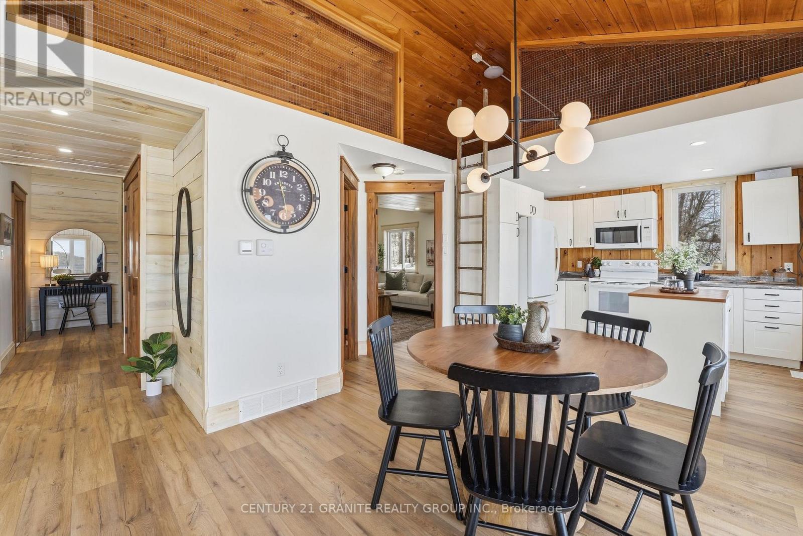 824 East Road Loop, Hastings Highlands, Ontario  K0L 1C0 - Photo 10 - X12867392