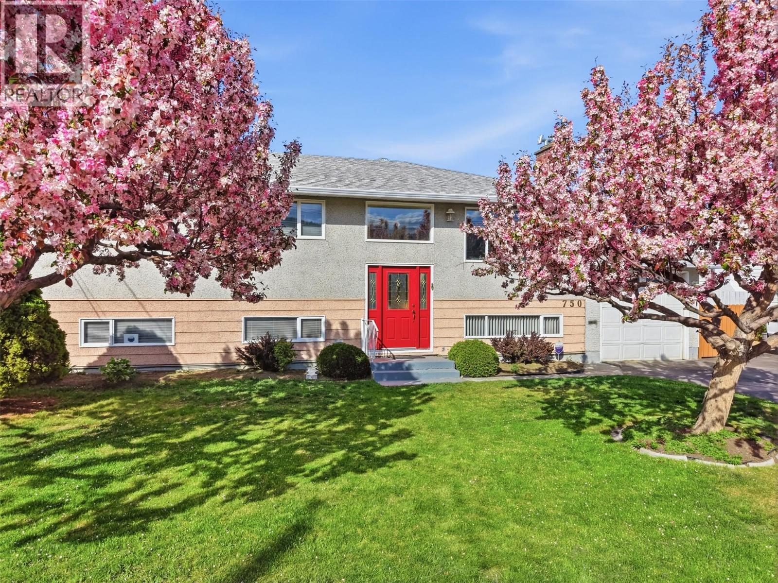 750 STEWART Avenue, Kamloops, British Columbia