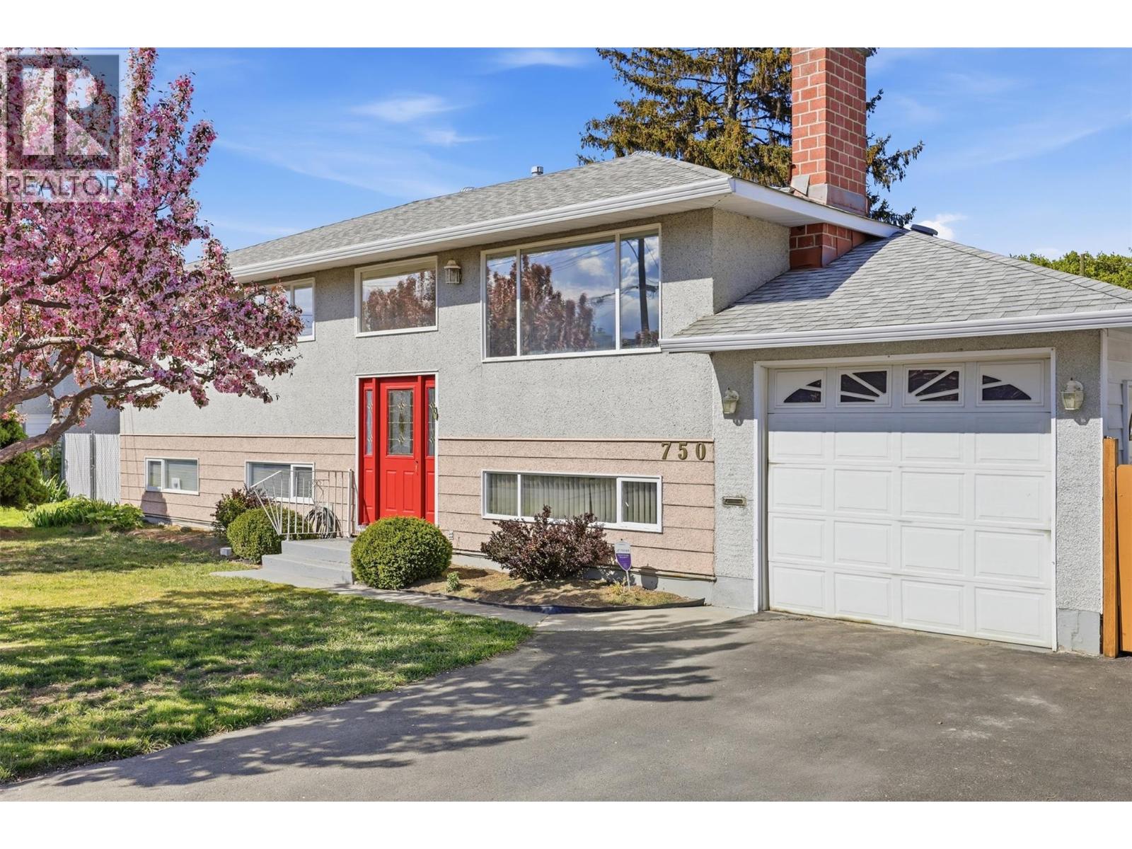 750 Stewart Avenue, Kamloops, British Columbia  V2B 3W7 - Photo 3 - 10385206