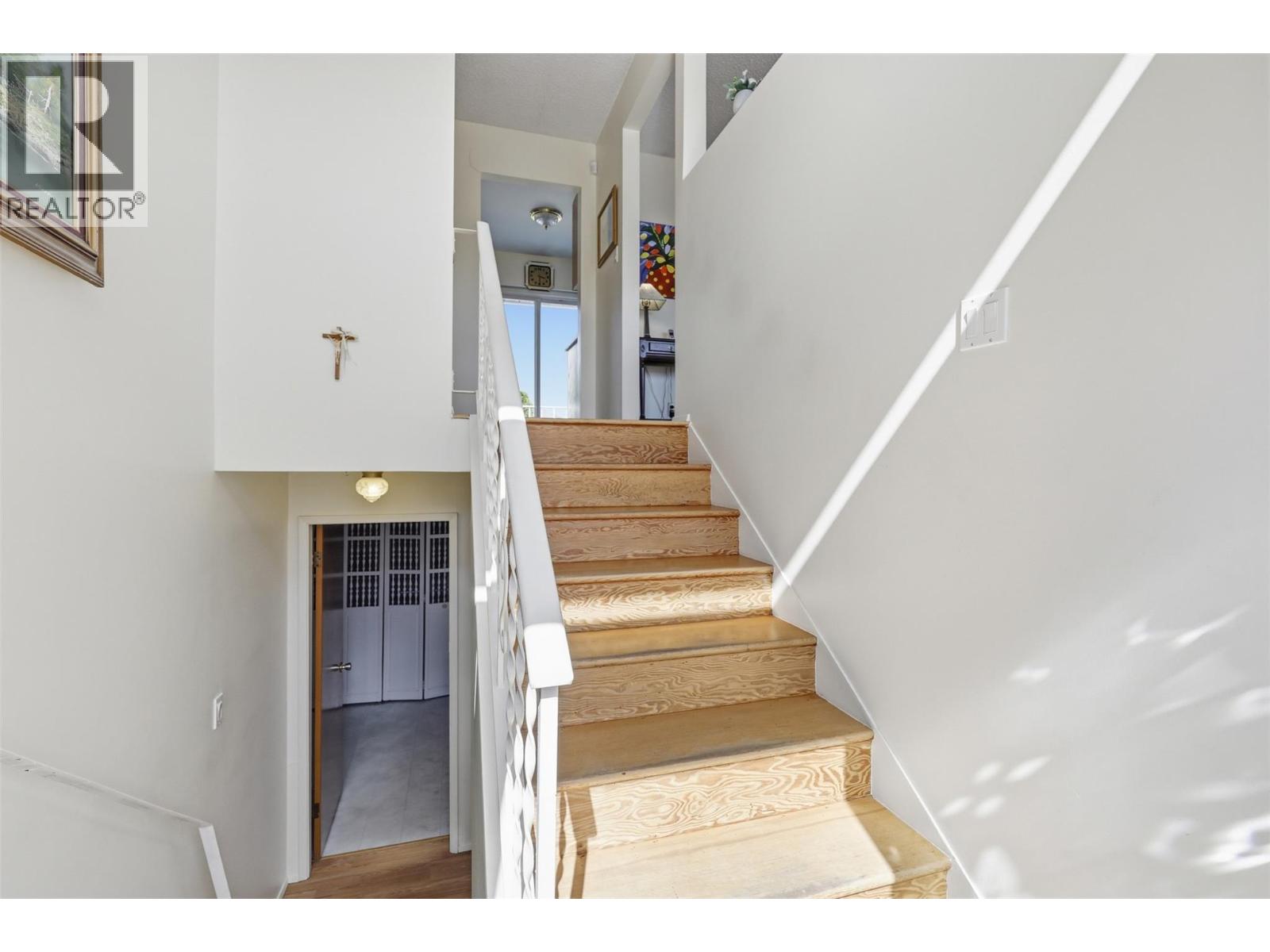 750 Stewart Avenue, Kamloops, British Columbia  V2B 3W7 - Photo 4 - 10385206