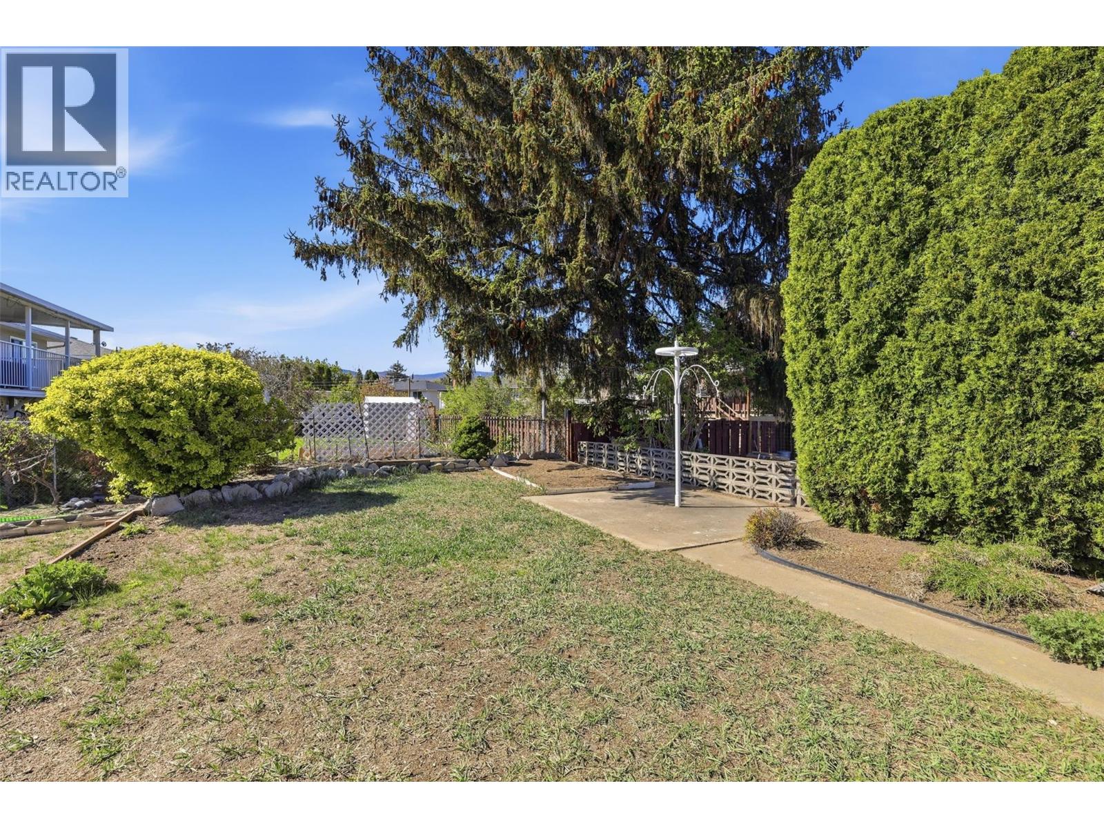 750 Stewart Avenue, Kamloops, British Columbia  V2B 3W7 - Photo 44 - 10385206