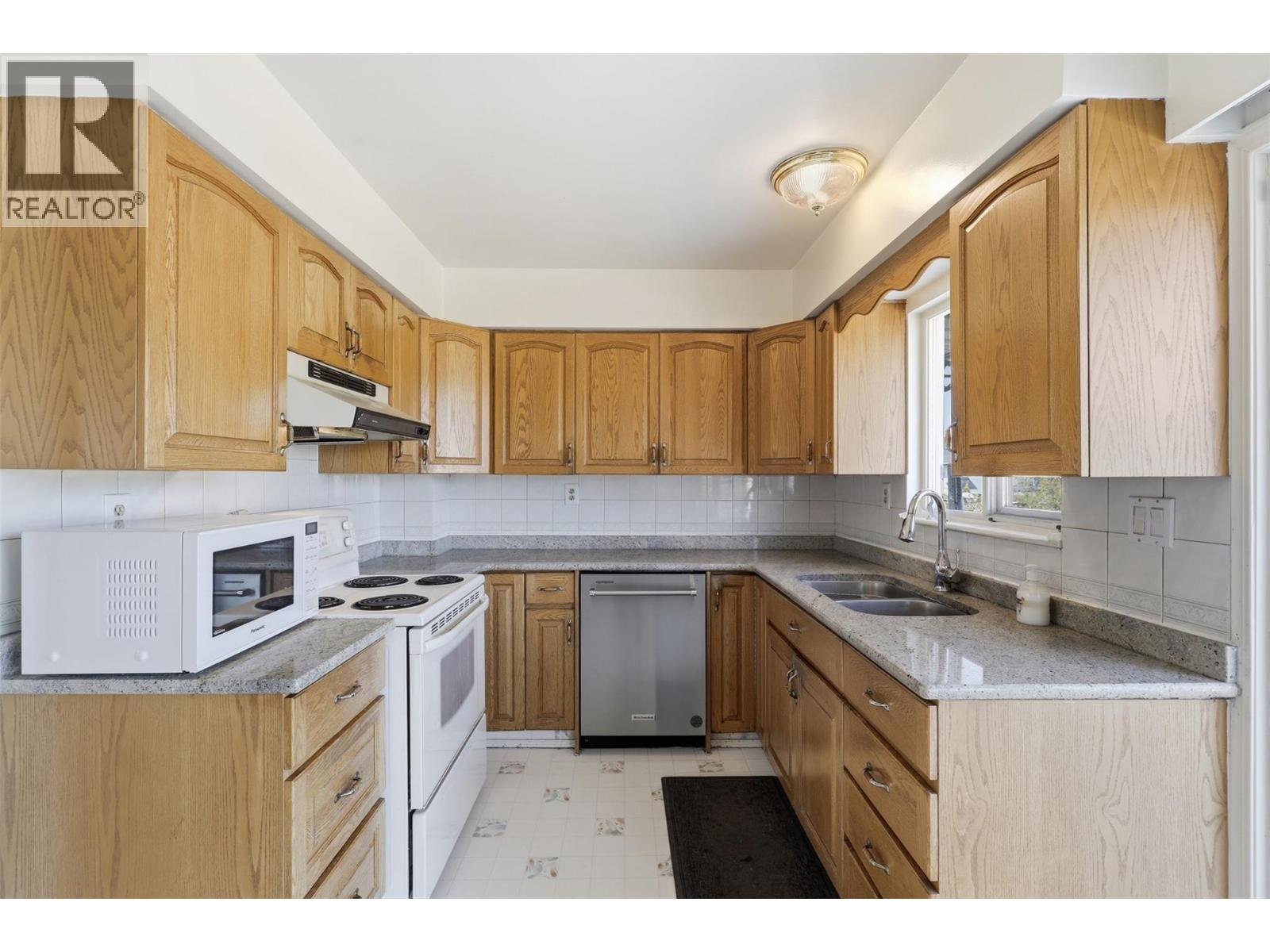 750 Stewart Avenue, Kamloops, British Columbia  V2B 3W7 - Photo 6 - 10385206