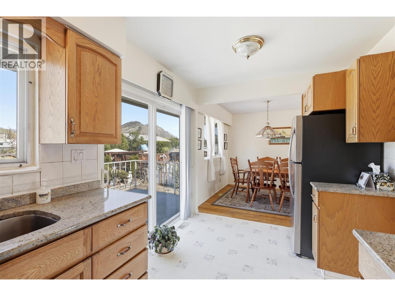 750 Stewart Avenue, Kamloops, British Columbia  V2B 3W7 - Photo 8 - 10385206