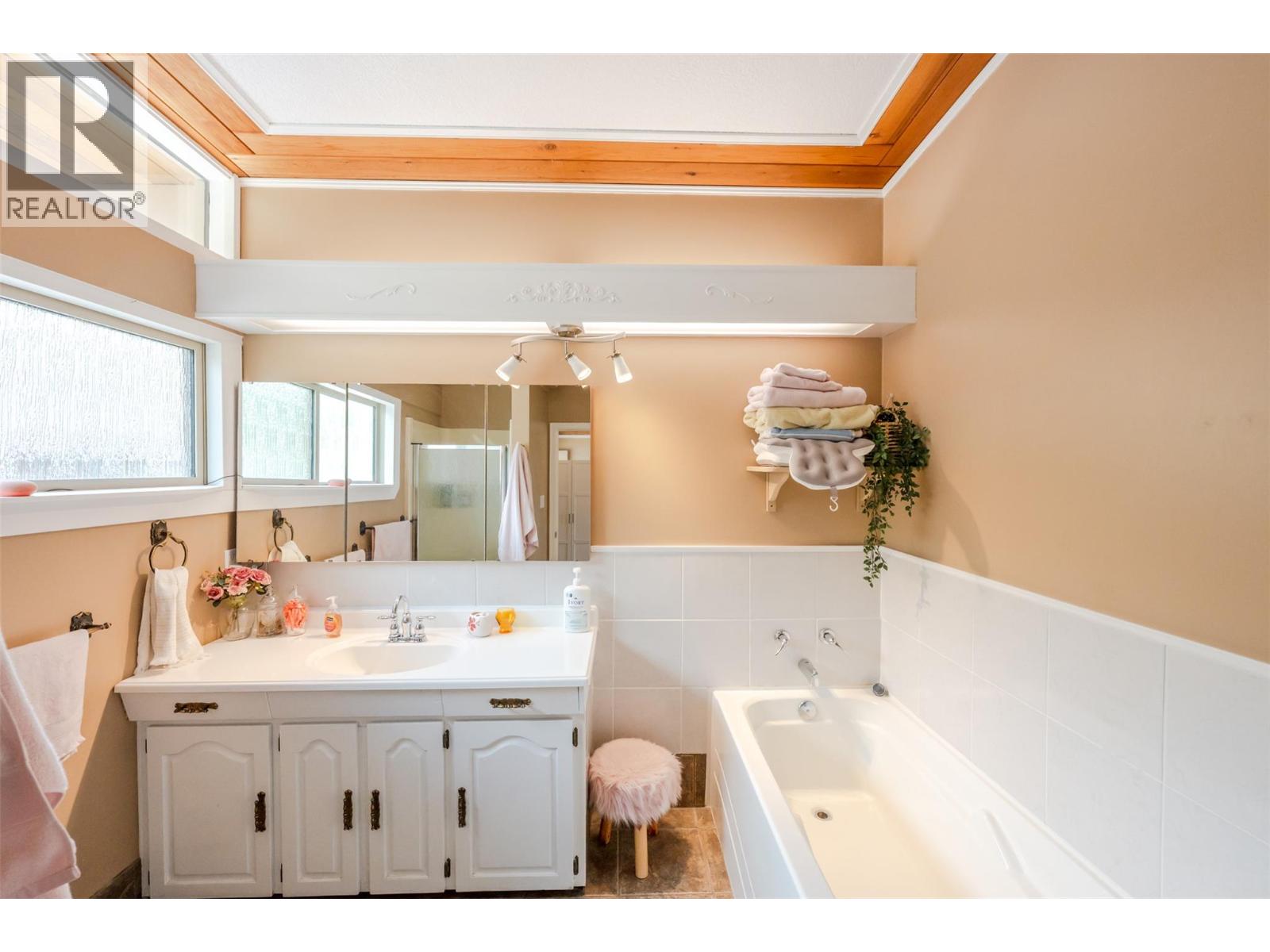 311 Sunglo Drive, Penticton, British Columbia  V2A 8X6 - Photo 29 - 10385182