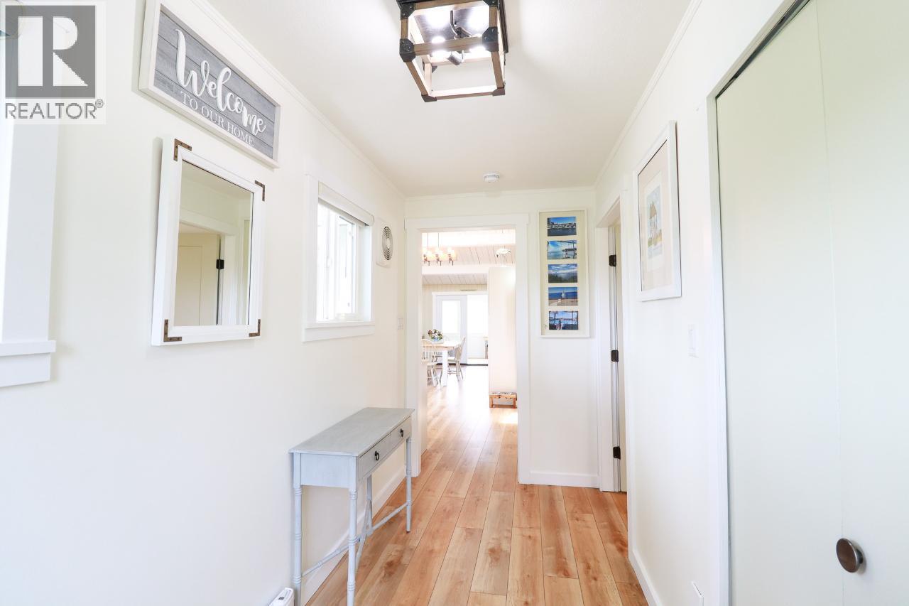 5816 Andrew Avenue, Summerland, British Columbia  V0H 1Z9 - Photo 2 - 10384538