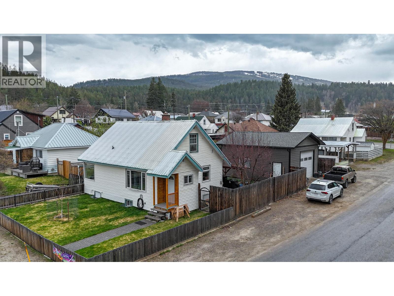 359 Banks Street, Kimberley, British Columbia  V1A 1H8 - Photo 1 - 10384513