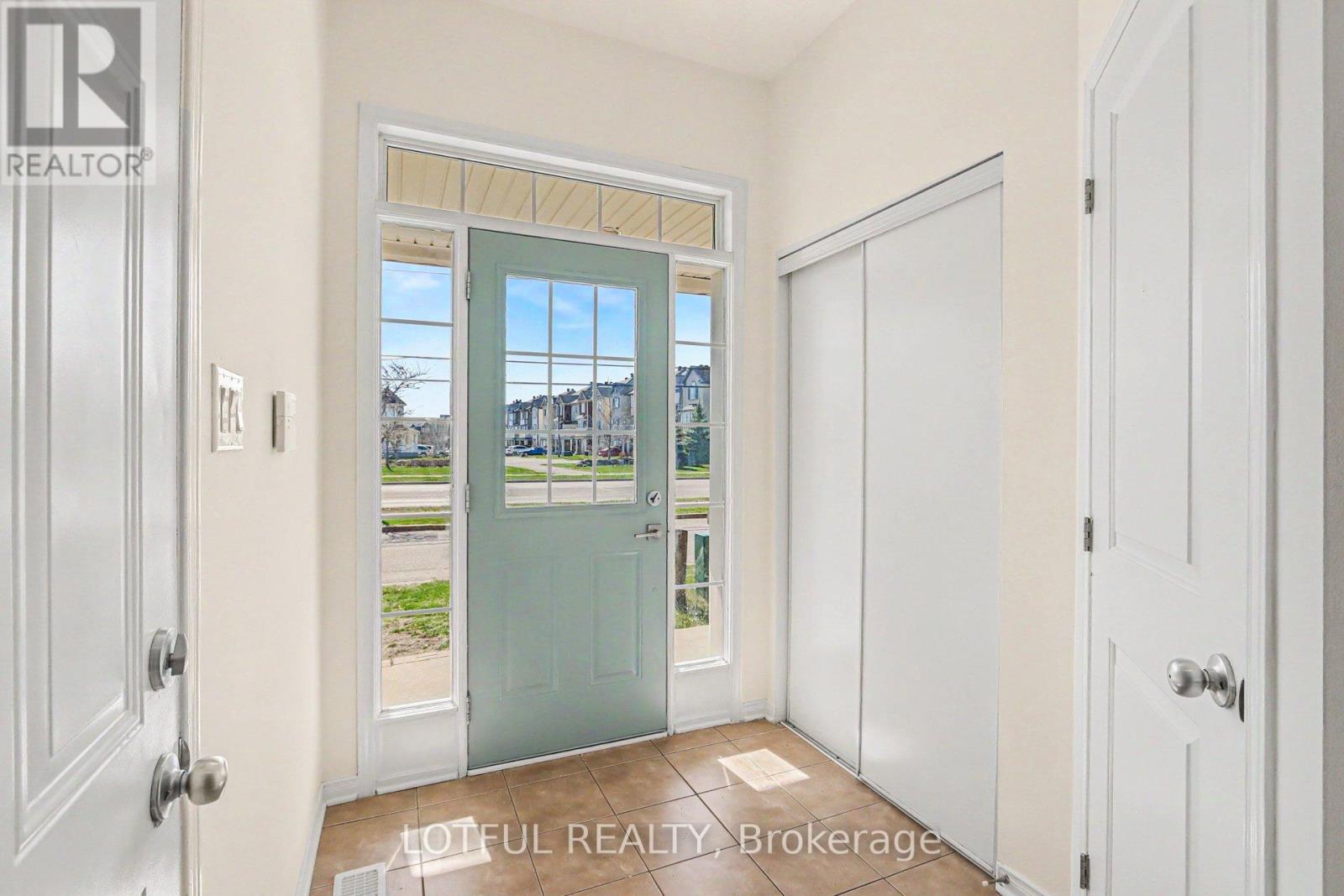 836 Kennacraig Private, Ottawa, Ontario  K2J 5T6 - Photo 4 - X12985318