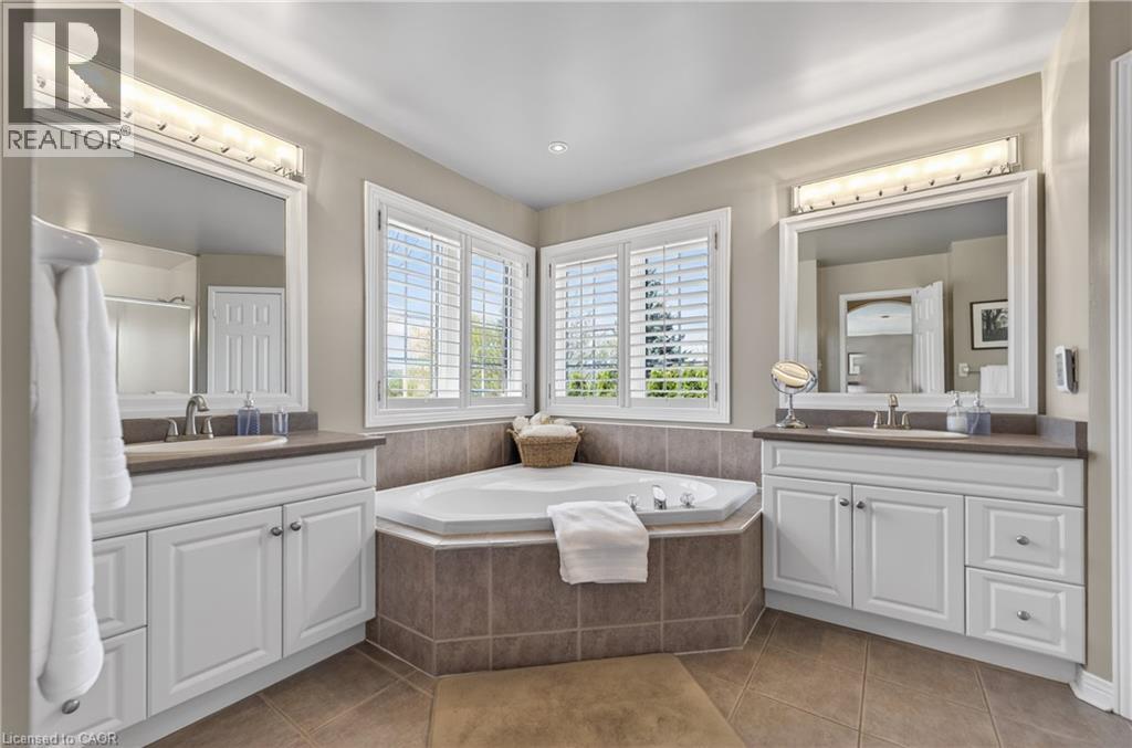 4266 Clubview Drive, Burlington, Ontario  L7M 4X2 - Photo 25 - 40825029