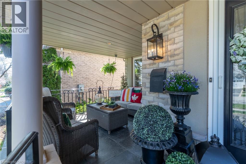 4266 Clubview Drive, Burlington, Ontario  L7M 4X2 - Photo 3 - 40825029