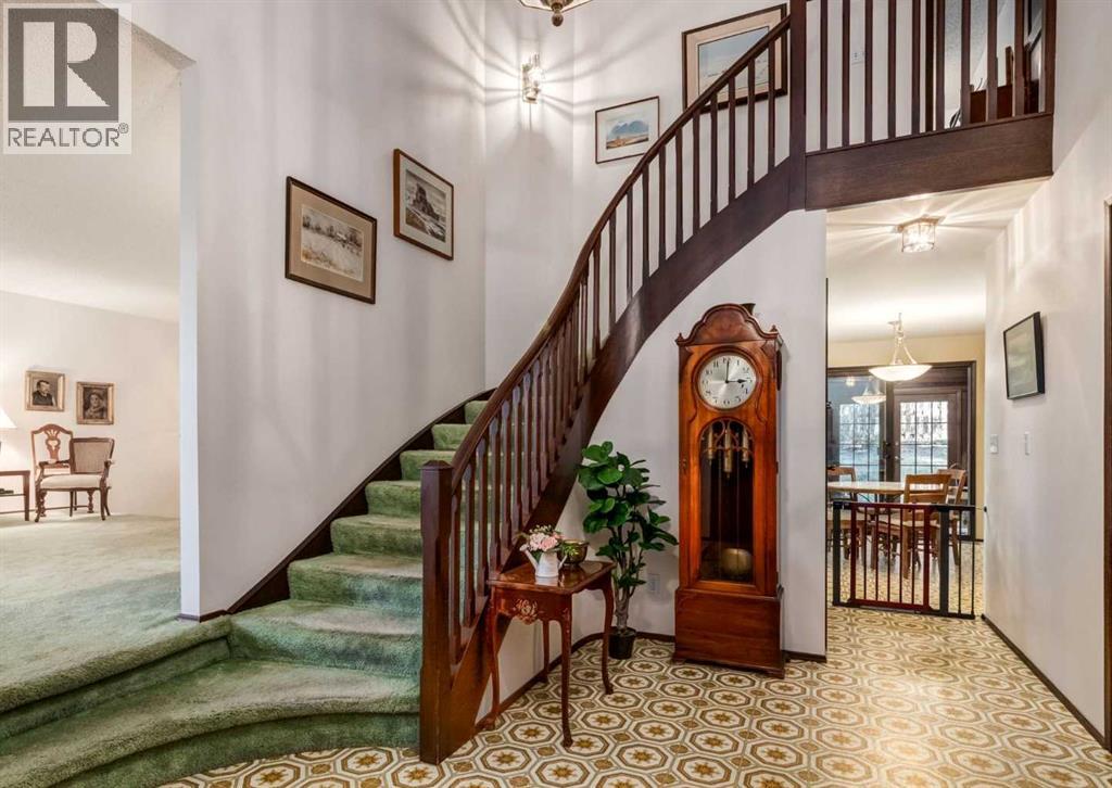 268 Pump Hill Gardens SW, Calgary, Alberta  T2V 4M6 - Photo 5 - A2268465