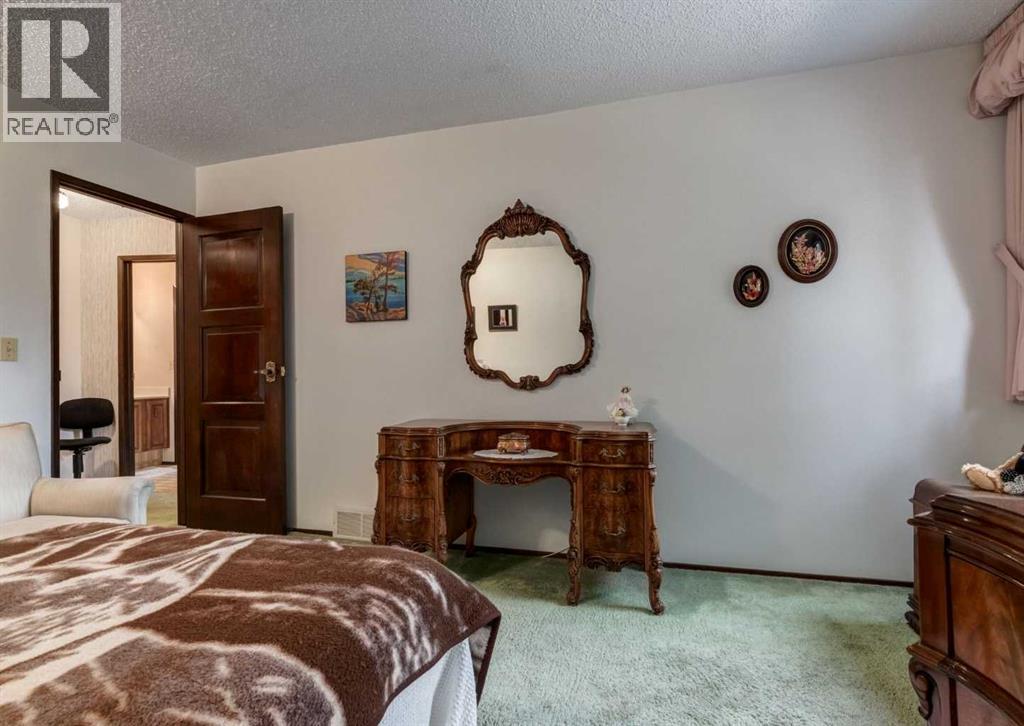 268 Pump Hill Gardens SW, Calgary, Alberta  T2V 4M6 - Photo 35 - A2268465