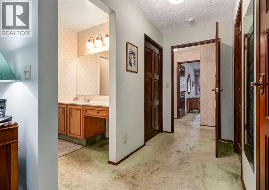 268 Pump Hill Gardens SW, Calgary, Alberta  T2V 4M6 - Photo 32 - A2268465