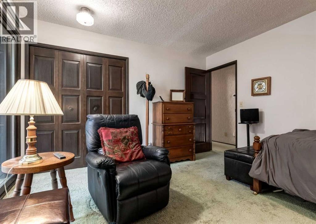 268 Pump Hill Gardens SW, Calgary, Alberta  T2V 4M6 - Photo 40 - A2268465