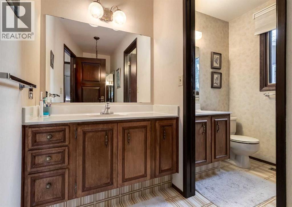 268 Pump Hill Gardens SW, Calgary, Alberta  T2V 4M6 - Photo 36 - A2268465