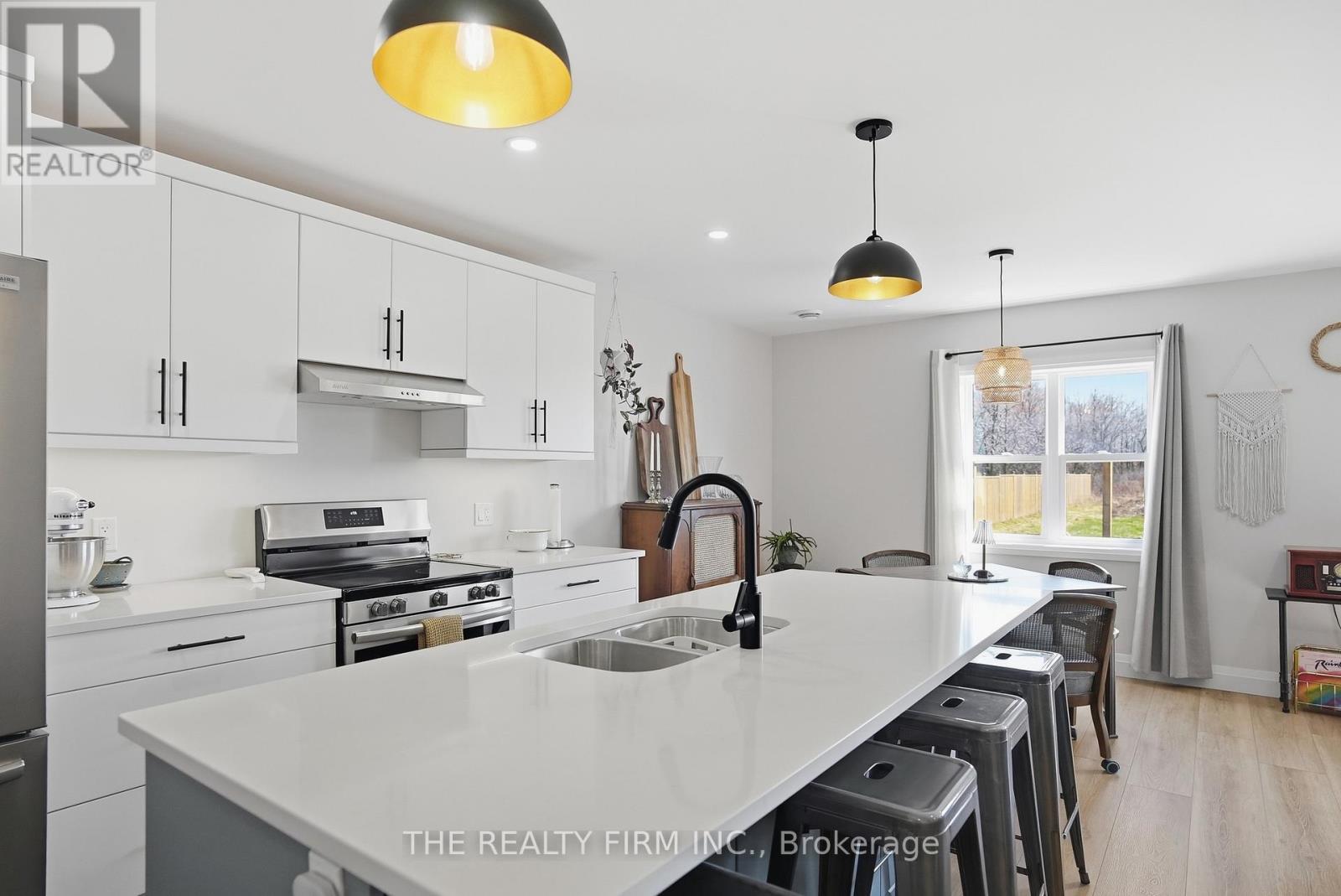 141 Victoria Avenue E, South Huron, Ontario  N0M 1M0 - Photo 11 - X13054822