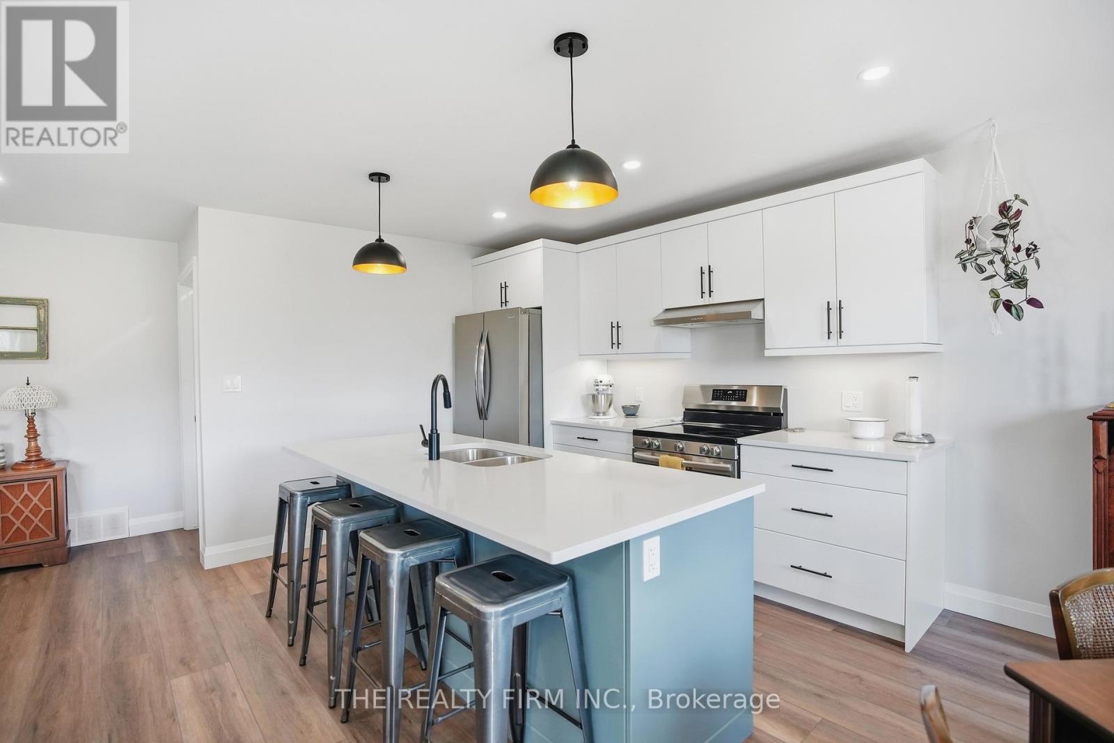 141 Victoria Avenue E, South Huron, Ontario  N0M 1M0 - Photo 12 - X13054822