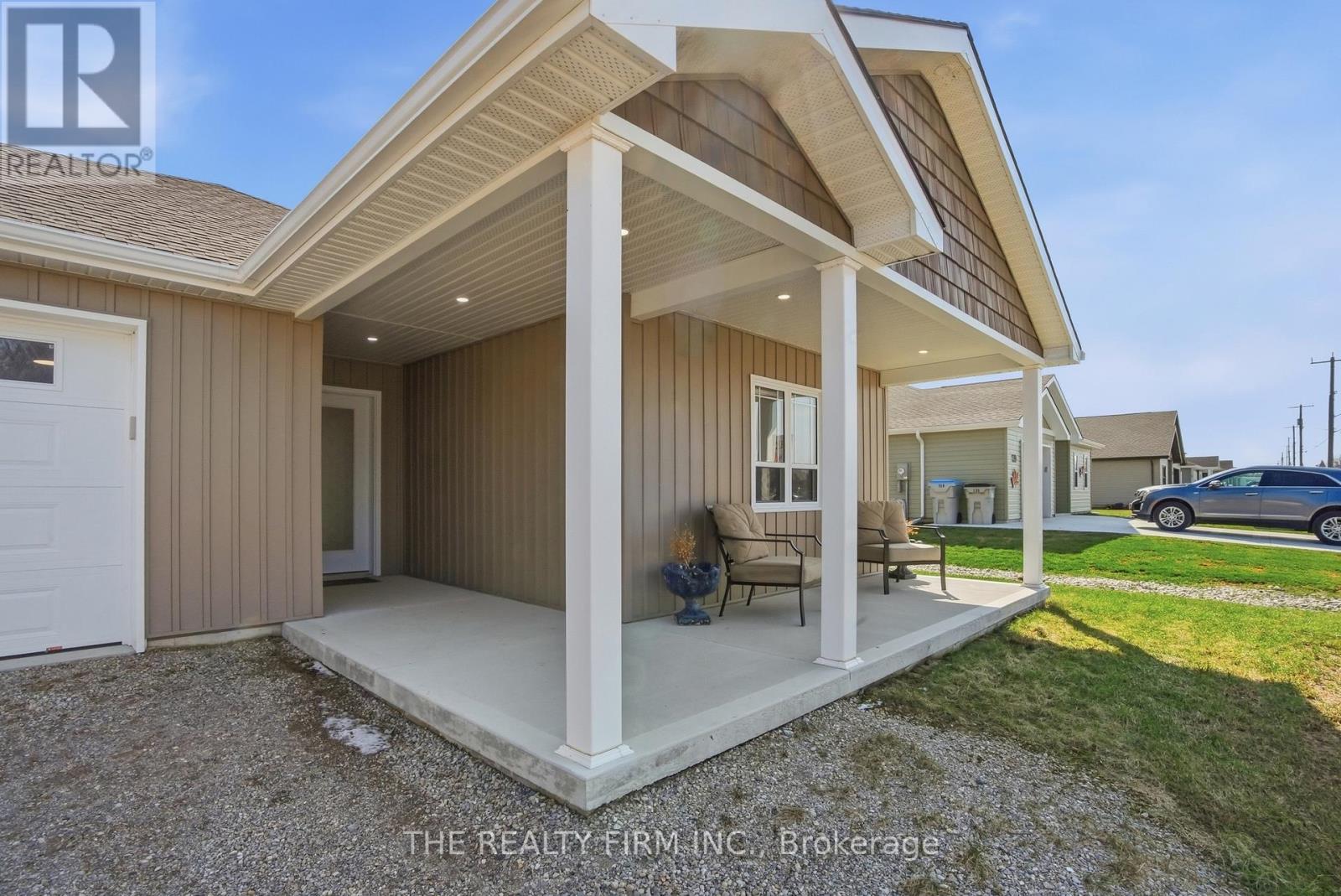 141 Victoria Avenue E, South Huron, Ontario  N0M 1M0 - Photo 4 - X13054822