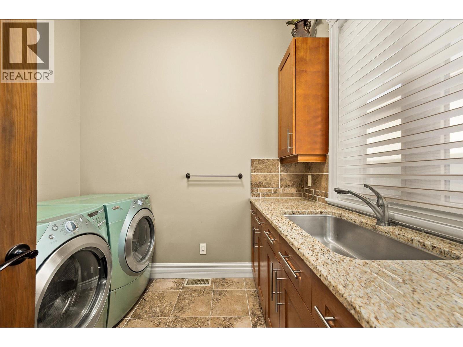 603 Arbor View Drive, Kelowna, British Columbia  V1W 4Z7 - Photo 25 - 10373064