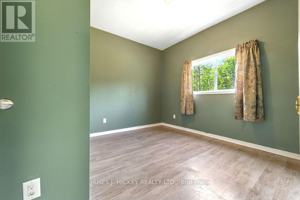 37335 Highway 17 Highway, Laurentian Hills, Ontario  K0J 2H0 - Photo 12 - X12382151