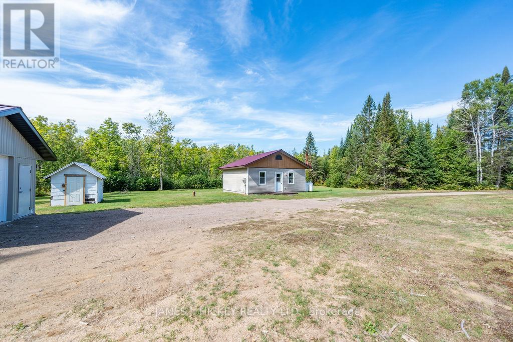 37335 Highway 17 Highway, Laurentian Hills, Ontario  K0J 2H0 - Photo 16 - X12382151