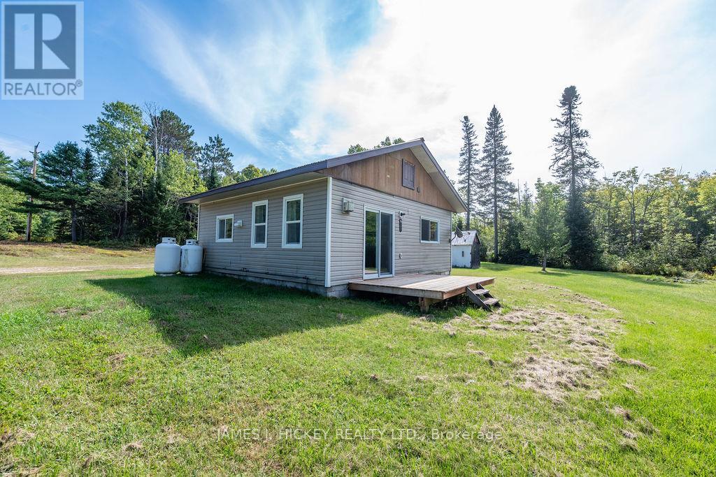37335 Highway 17 Highway, Laurentian Hills, Ontario  K0J 2H0 - Photo 2 - X12382151