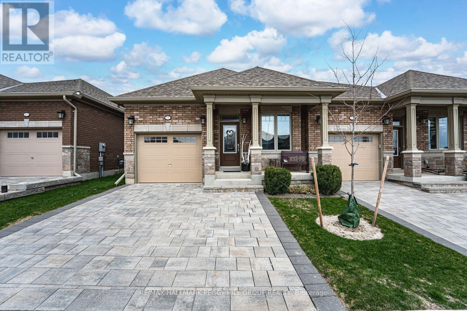 15 Assunta Garden, New Tecumseth, Ontario  L9R 0V2 - Photo 1 - N12818466