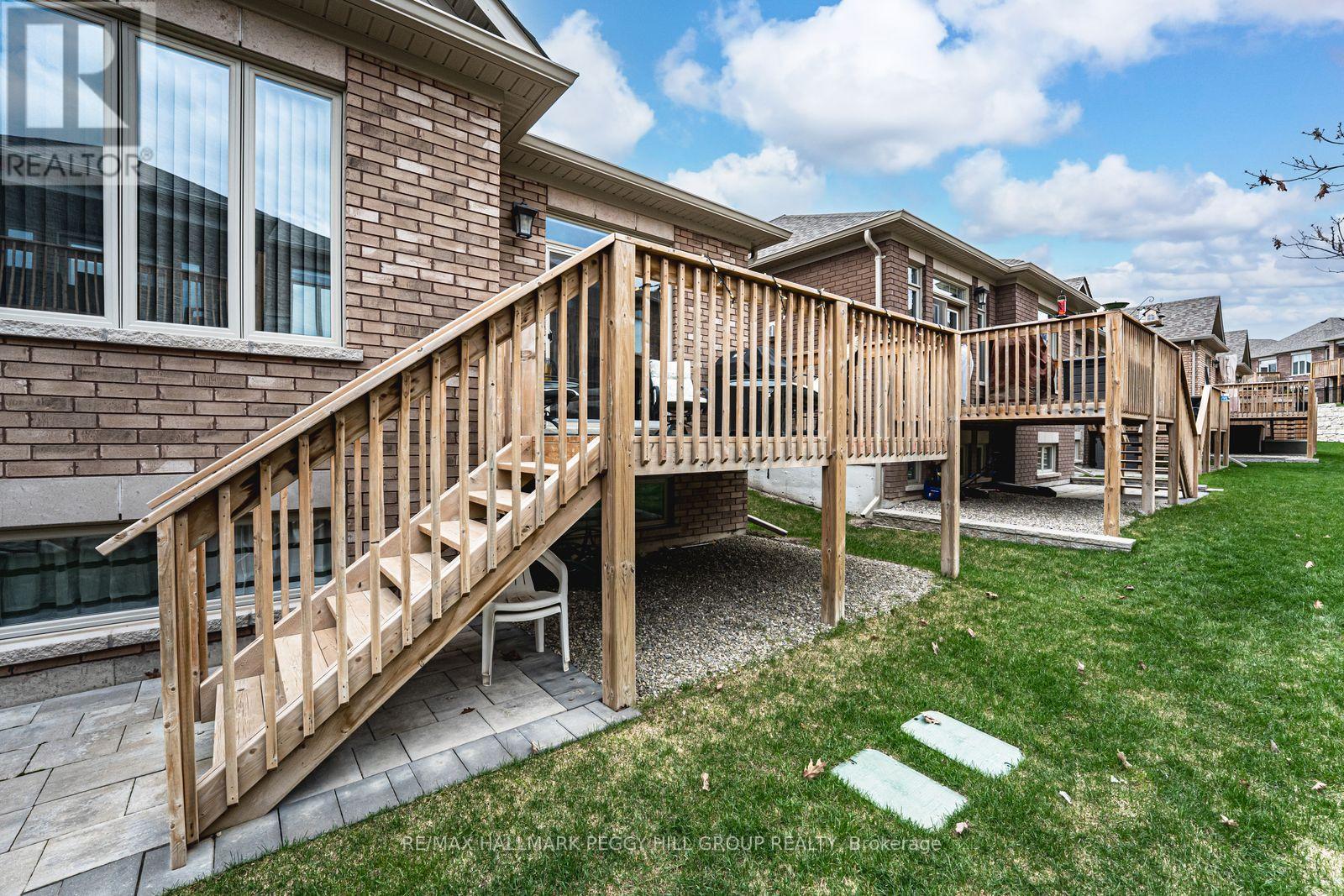 15 Assunta Garden, New Tecumseth, Ontario  L9R 0V2 - Photo 14 - N12818466