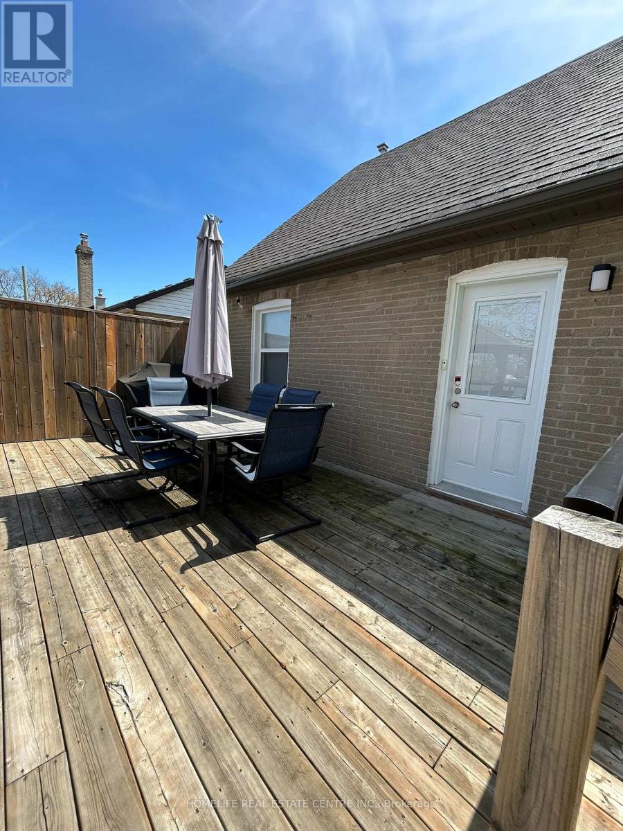 172 Calvington Drive, Toronto, Ontario  M3M 2M9 - Photo 28 - W12977494