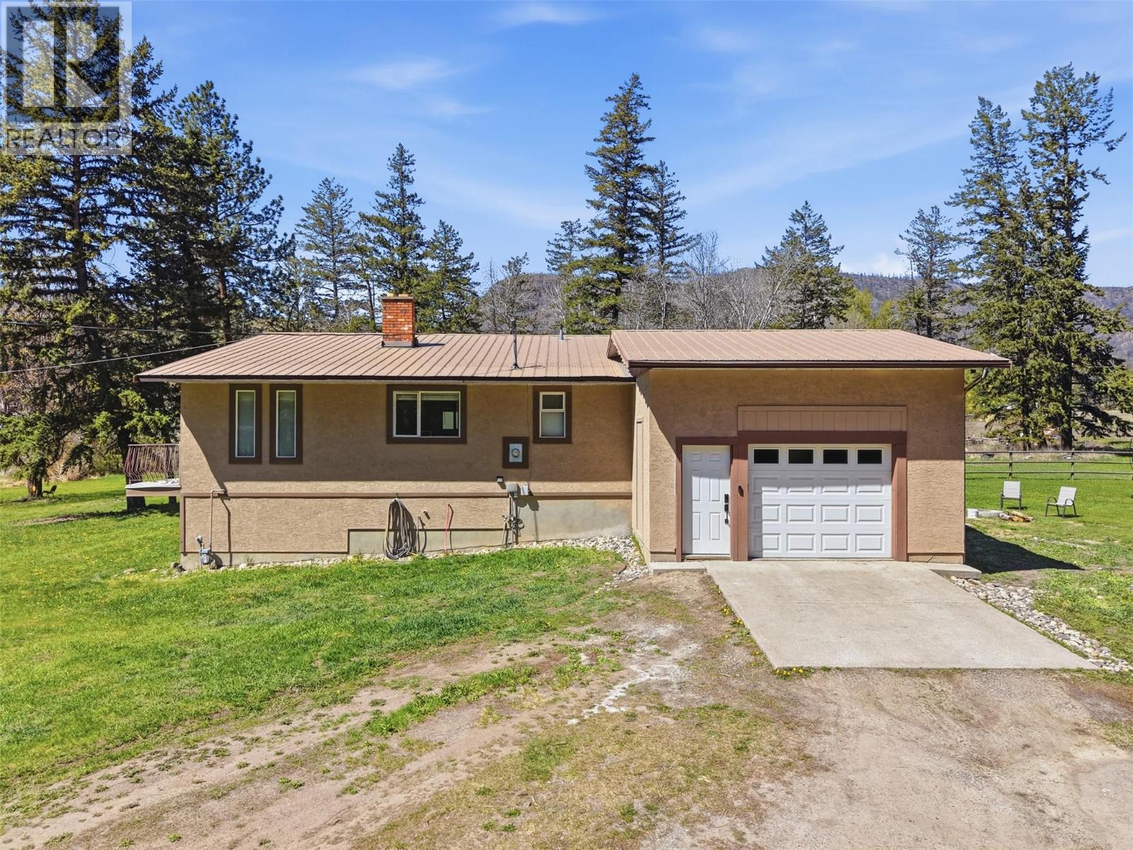 4747 Kamloops Vernon Highway, Westwold, British Columbia  V0E 3B1 - Photo 2 - 10385137