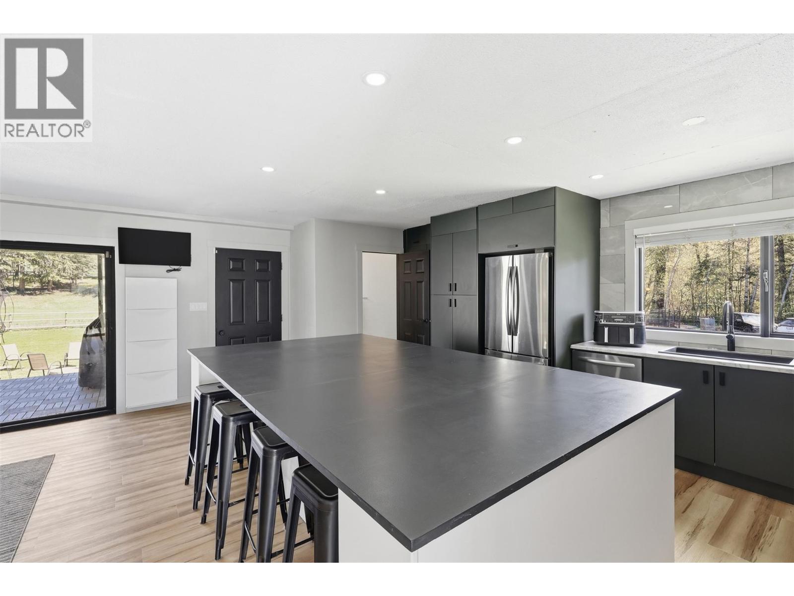 4747 Kamloops Vernon Highway, Westwold, British Columbia  V0E 3B1 - Photo 9 - 10385137