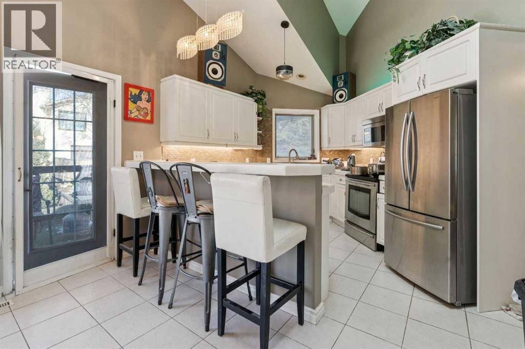 8373 Edgevalley Drive Nw, Calgary, Alberta  T3A 4X6 - Photo 10 - A2306025