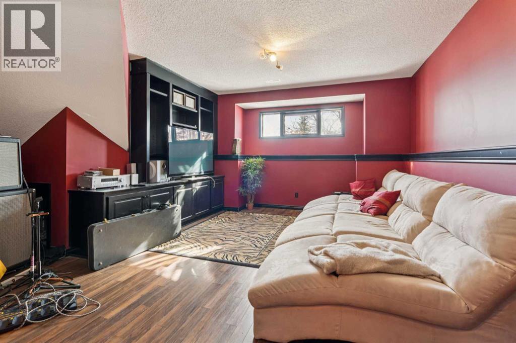 8373 Edgevalley Drive Nw, Calgary, Alberta  T3A 4X6 - Photo 17 - A2306025