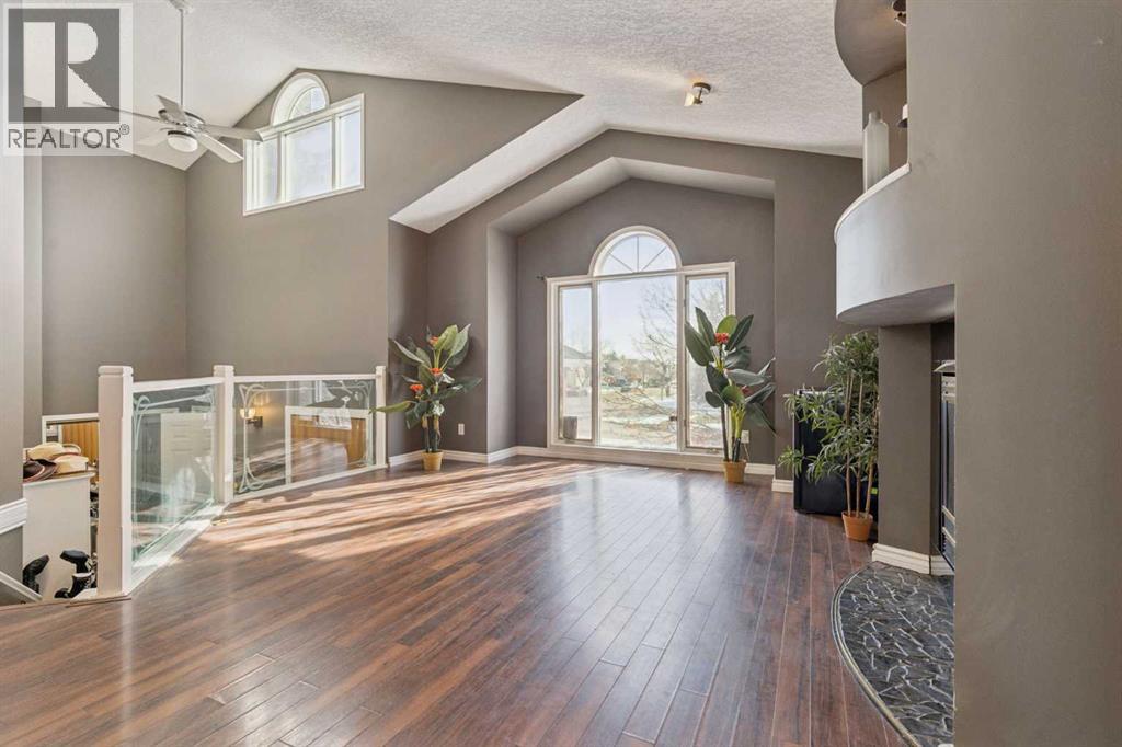 8373 Edgevalley Drive Nw, Calgary, Alberta  T3A 4X6 - Photo 5 - A2306025